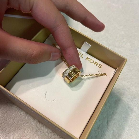 NEW Michael Kors necklace - Picture 8 of 13